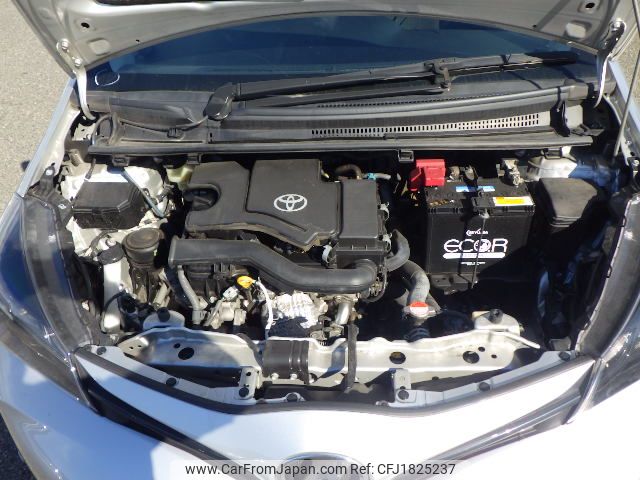 toyota vitz 2016 CFJ1825237 image 2