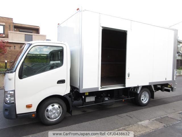 toyota dyna-truck 2016 GOO_NET_EXCHANGE_0200468A30241102W003 image 2