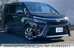 toyota voxy 2020 -TOYOTA--Voxy DBA-ZRR80W--ZRR80-0611831---TOYOTA--Voxy DBA-ZRR80W--ZRR80-0611831-