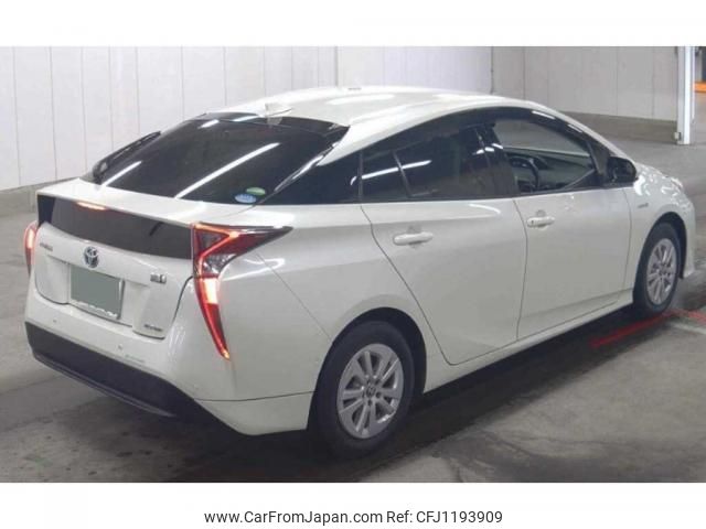 toyota prius 2017 quick_quick_DAA-ZVW55_8047073 image 2