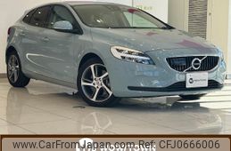 volvo v40 2018 -VOLVO--Volvo V40 DBA-MB4154T--YV1MV2920J2495436---VOLVO--Volvo V40 DBA-MB4154T--YV1MV2920J2495436-