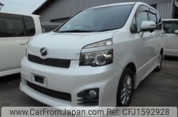 toyota voxy 2013 CFJ1592928