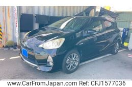 toyota aqua 2013 CFJ1577036