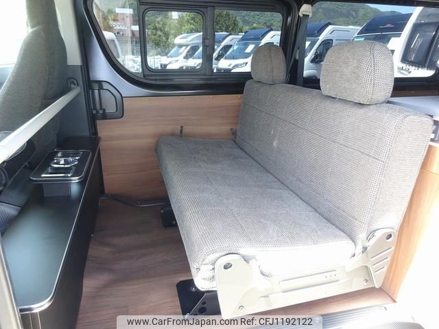 toyota hiace-van 2020 GOO_JP_700050416230250524001 image 2