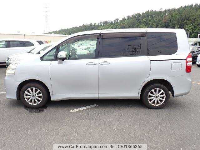 toyota noah 2012 504928-250702160033 image 2