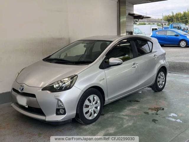 toyota aqua 2013 -TOYOTA 【浜松 502ﾈ6569】--AQUA NHP10--6185553---TOYOTA 【浜松 502ﾈ6569】--AQUA NHP10--6185553- image 1