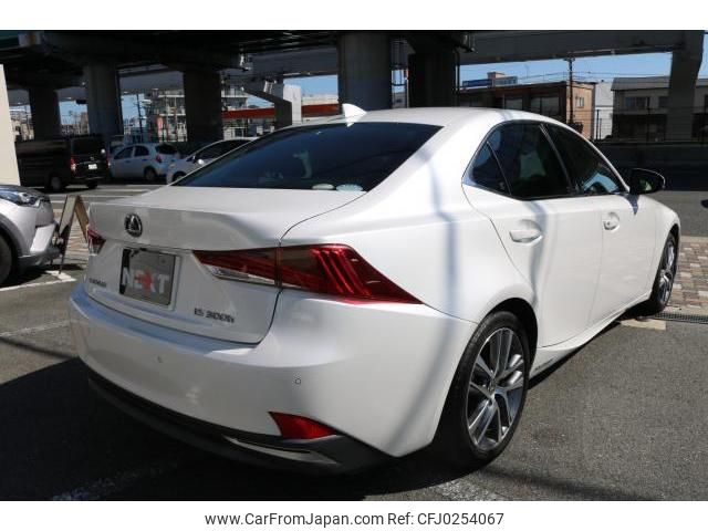 lexus is 2017 quick_quick_DAA-AVE30_AVE30-5064468 image 2