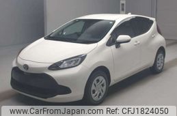 toyota aqua 2024 CFJ1824050