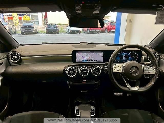 mercedes-benz a-class 2018 quick_quick_5BA-177084M_WDD1770842J051141 image 2