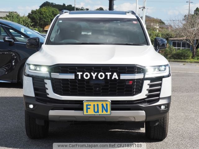 toyota land-cruiser-wagon 2023 CFJ1831103 image 2