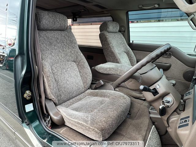 car_63906476-8930-408e-aa32-3a4436759731_640_0
