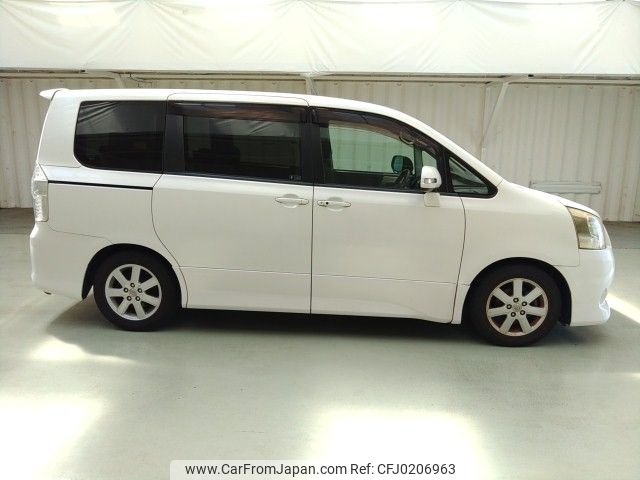 toyota noah 2007 ENHANCEAUTO_1_ea287764 image 2