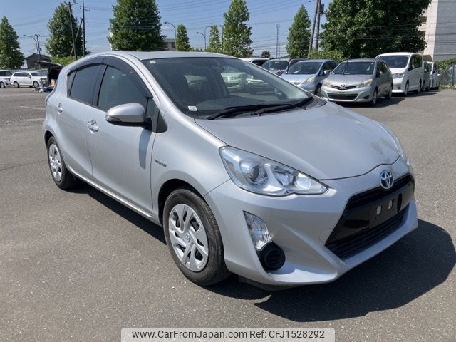 toyota aqua 2017 CFJ1528292 image 1