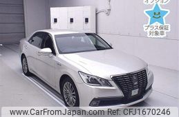 toyota crown 2014 CFJ1670246