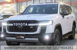 toyota land-cruiser 2024 CFJ1904382