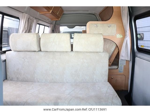 toyota hiace-van 2006 GOO_JP_700090122730250502001 image 1