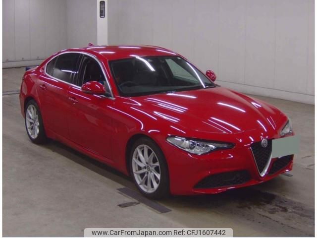 alfa-romeo giulia 2019 CFJ1607442 image 1