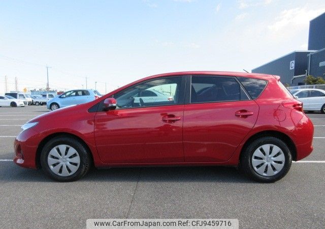 Auris ハープ本体 赤 スウェーデン製 Toyota Auris 2018 Car Review - YouTube