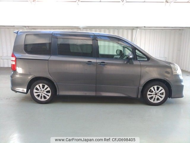 toyota noah 2013 ENHANCEAUTO_1_ea293954 image 2