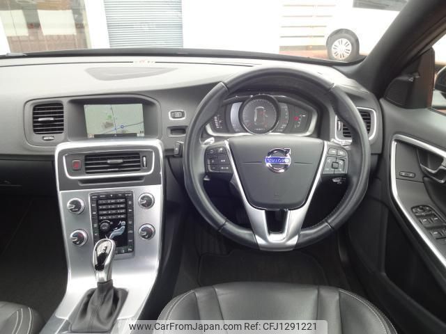 volvo v60 2017 quick_quick_FD4204T_YV1FWA8RDH1353824 image 2