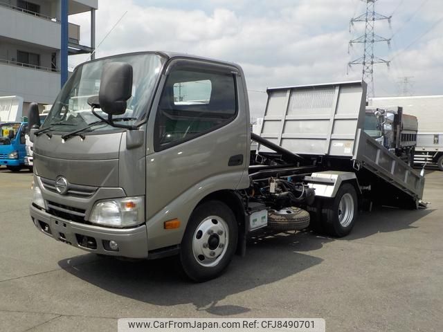 hino dutro 2015 GOO_NET_EXCHANGE_0840390A30230413W001 image 1