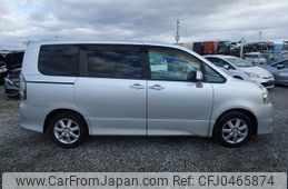 toyota voxy 2007 NIKYO_FK44653