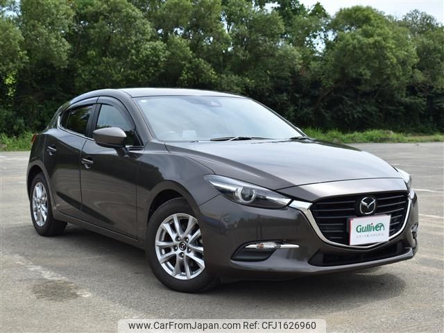 mazda axela 2017 CFJ1626960 image 1