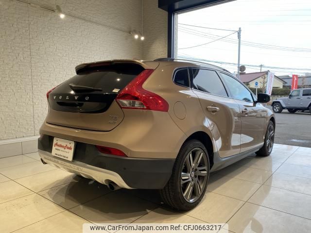 volvo v40 2016 quick_quick_MB420XC_YV1MZ402CG2091904 image 2