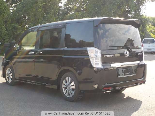 honda stepwagon 2015 CFJ1514520 image 2