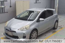 toyota aqua 2012 CFJ1796081