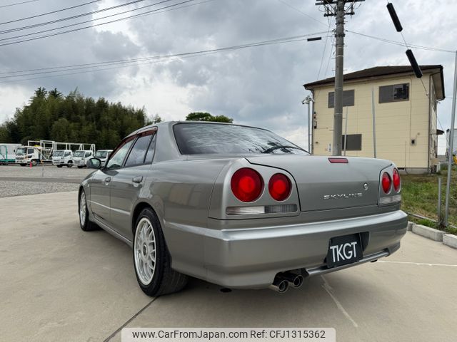nissan skyline 2000 2415 image 2