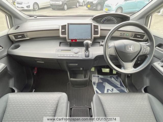 honda freed-spike 2012 CFJ1572074 image 2