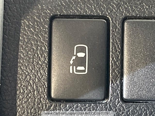 toyota voxy 2011 CFJ1673781 image 2