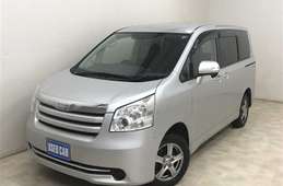 car.110限定コレクション9 TOYOTA NOAH