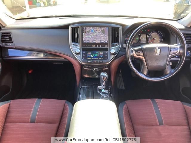 toyota crown-hybrid 2013 CFJ1802778 image 2
