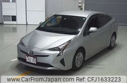 toyota prius 2018 CFJ1633223
