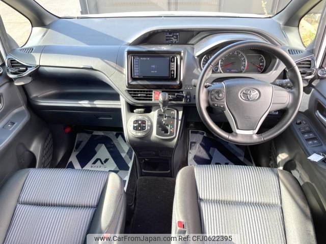 toyota noah 2016 -TOYOTA--Noah DBA-ZRR80W--ZRR80-0230692---TOYOTA--Noah DBA-ZRR80W--ZRR80-0230692- image 2