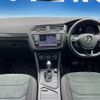 volkswagen tiguan 2017 -VOLKSWAGEN--VW Tiguan ABA-5NCZE--WVGZZZ5NZHW370558---VOLKSWAGEN--VW Tiguan ABA-5NCZE--WVGZZZ5NZHW370558- image 2