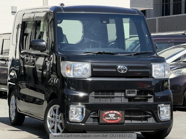 toyota pixis-mega 2016 CFJ1853122 image 2