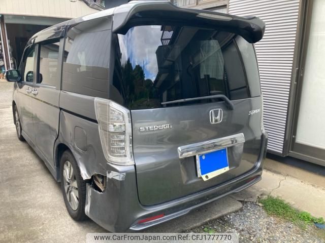 honda stepwagon 2011 CFJ1777770 image 2