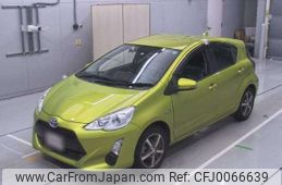 toyota aqua 2015 -TOYOTA--AQUA DAA-NHP10--NHP10-2427020---TOYOTA--AQUA DAA-NHP10--NHP10-2427020-