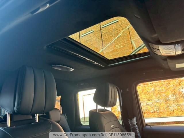 mercedes-benz g-class 2025 quick_quick_4AA-465250C_W1N4652502X024826 image 2