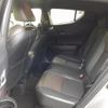 toyota c-hr 2017 quick_quick_DAA-ZYX10_ZYX10-2073234 image 7