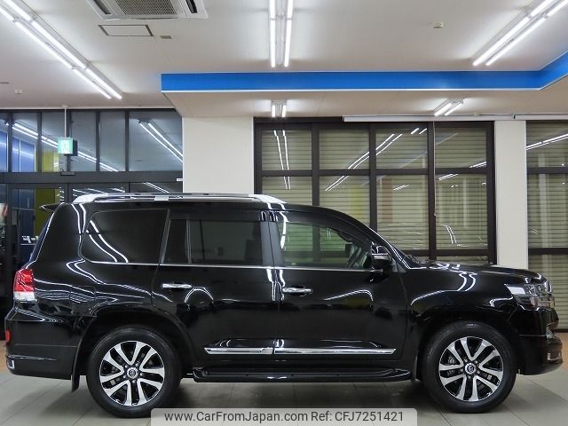 2017 Toyota Land Cruiser Wagon CBA-URJ202W 4WD - Car Price