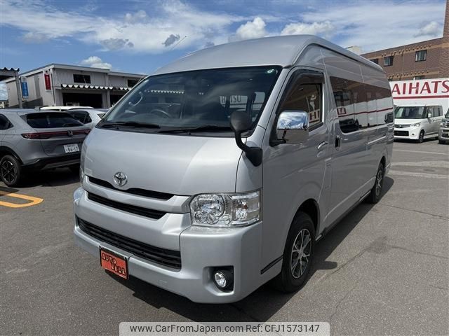 toyota regiusace-van 2017 CFJ1573147 image 2