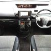 toyota noah 2010 504928-927735 image 1