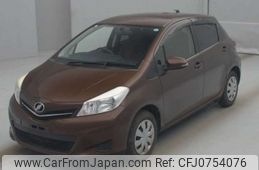 toyota vitz 2013 -TOYOTA--Vitz DBA-KSP130--KSP130-2081478---TOYOTA--Vitz DBA-KSP130--KSP130-2081478-