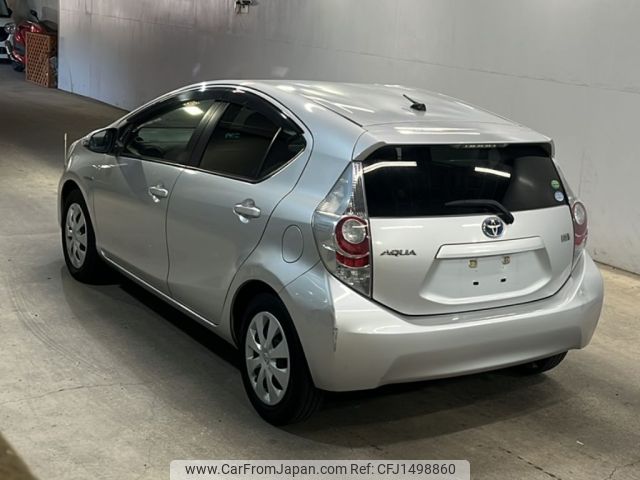 toyota aqua 2013 CFJ1498860 image 2