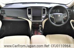 toyota crown 2015 504928-923473