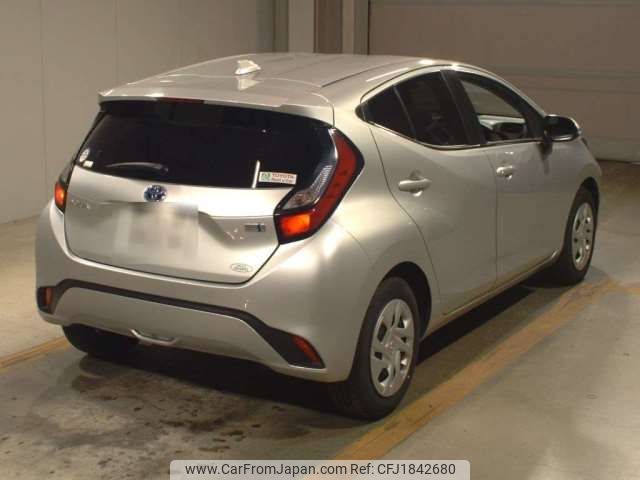 toyota aqua 2021 CFJ1842680 image 2